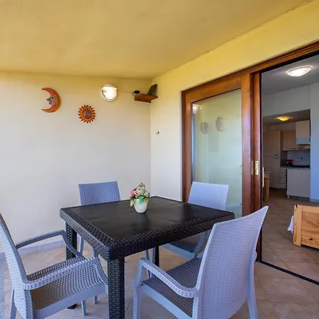 بيت للعطل Sea View Isola Rossa 3 *